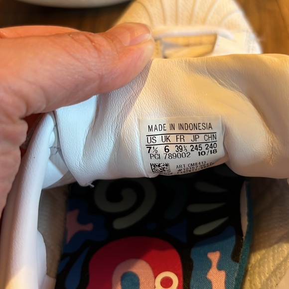 Womens Adidas Superstars artist edition size 7.5 - Picture 8 of 11